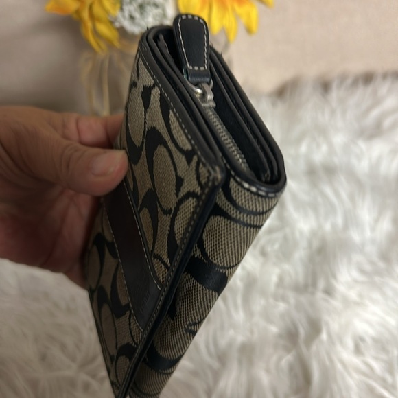 Coach‎ y2k signature C wallet 2 compartment inside zip card holder *callouts* - Picture 6 of 10